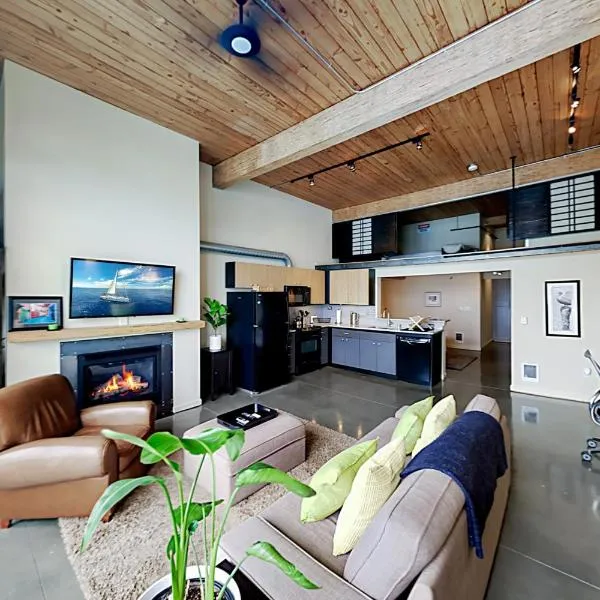 19th Avenue Lofts Unit 213, מלון בסיאטל