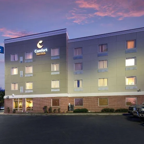 포사이스에 위치한 호텔 Comfort Suites Forsyth near I-75