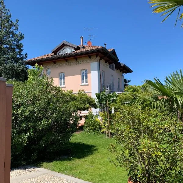 CASABELLA-LAGO MAGGIORE, hotel din Lesa