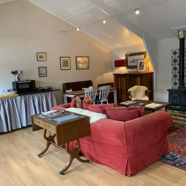 One bedroom lodge in the countryside, hotel in Congleton
