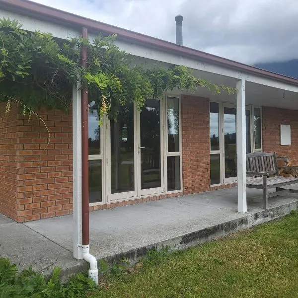 Misty Peaks Guesthouse, hotelli kohteessa Fox Glacier