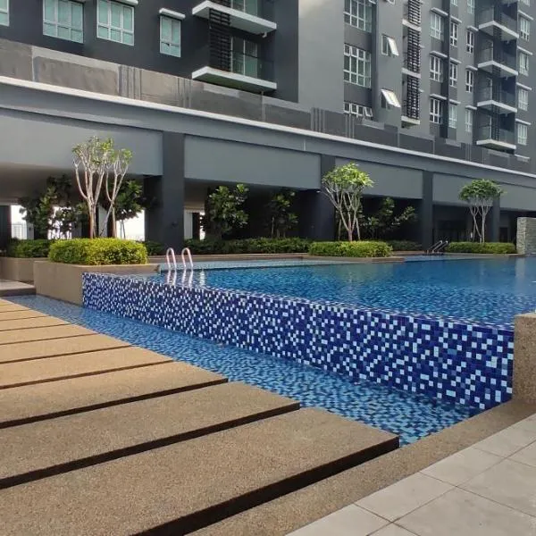 Bukit Rimau Instagrammable 2 Bedroom Apartment With Pool View up to 5 PAX, hotel din Kampong Kebun Baharu