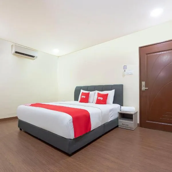 OYO 90380 Hotel Jasin, hotel en Bemban