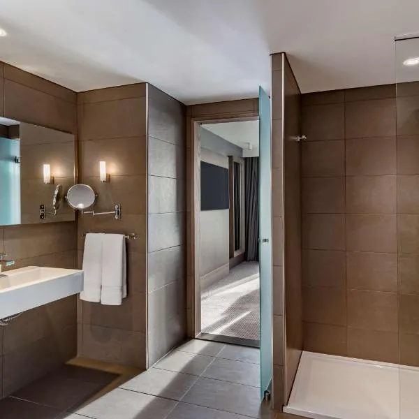 Radisson Blu Hotel Manchester Airport - photo 3