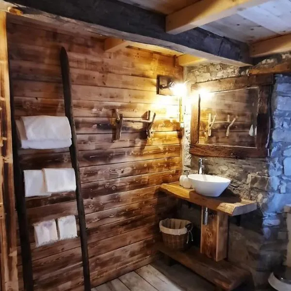 b&b La Corte dei Cerri- Il Piccolo Chalet, hotel Frassinoróban