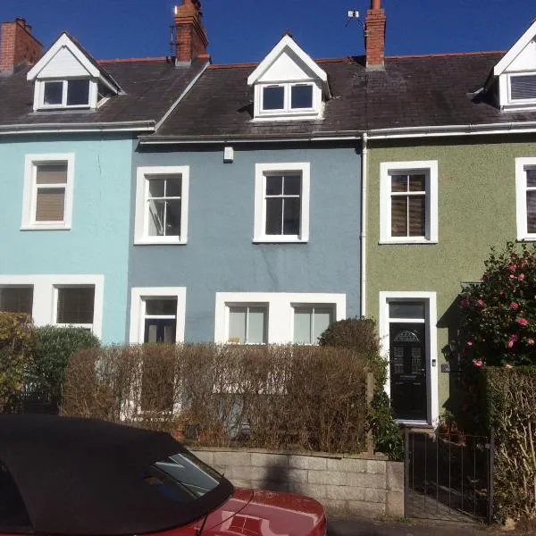 Lovely Victorian town house close to the sea., hotell i Bangor