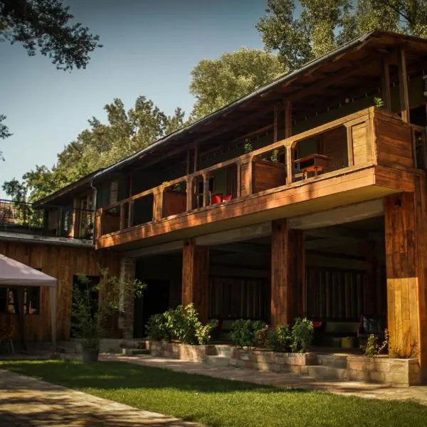 Sárgarigó Élményház, hotel v destinaci Szeged