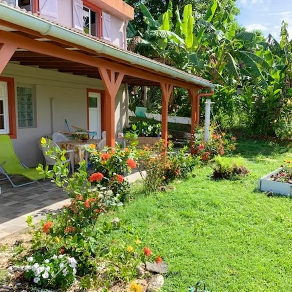 Charmante maison à Rivière-Salée avec jardin privatif, hotel a Rivière-Salée