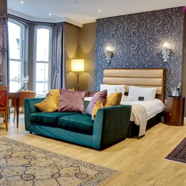 Halvard Hotel、ダグラスのホテル
