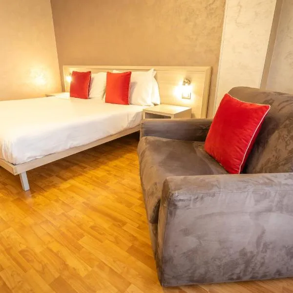 Hotel Lis, hotel in Serravalle dʼAsti