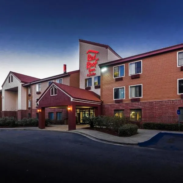 Viesnīca Red Roof Inn & Suites Savannah Airport pilsētā Savanna
