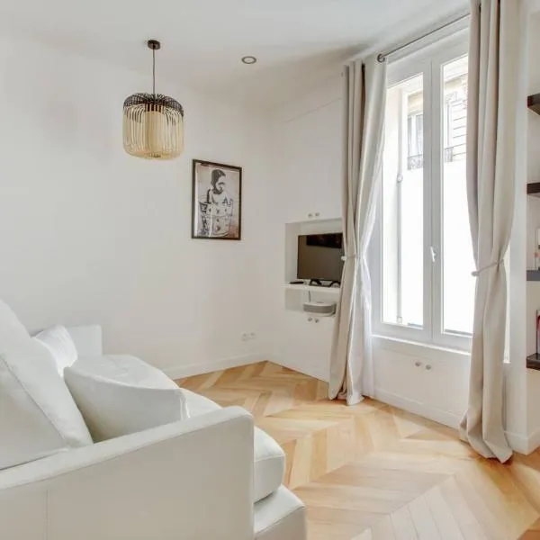 Refurbished Design Flat -near Champs-Elysées Paris