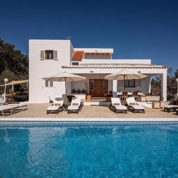 Villa Es Socorrat, hotel in Na Xamena
