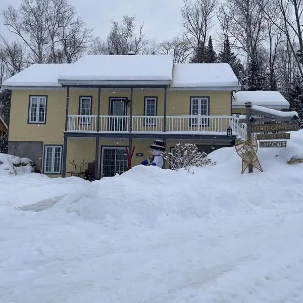 Hébergement La Belle Époque, hotel in Notre-Dame-de-la-Merci