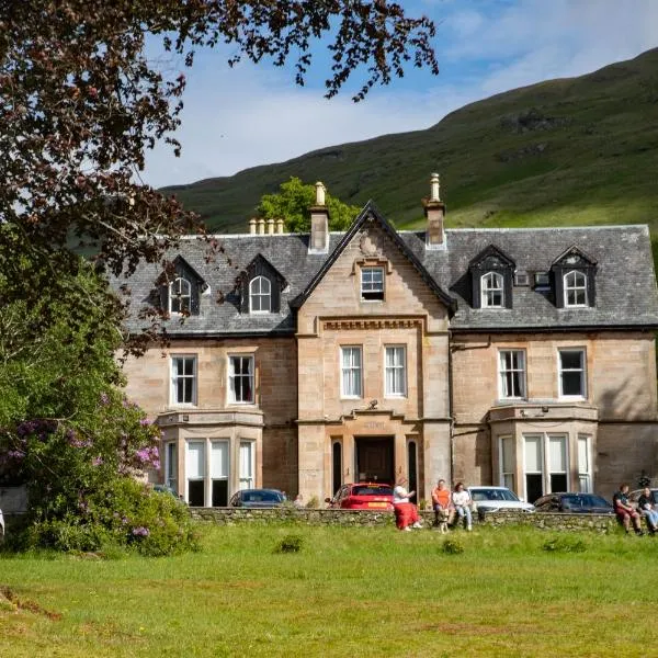 애로차에 위치한 호텔 The Caledonian Claymore Hotel