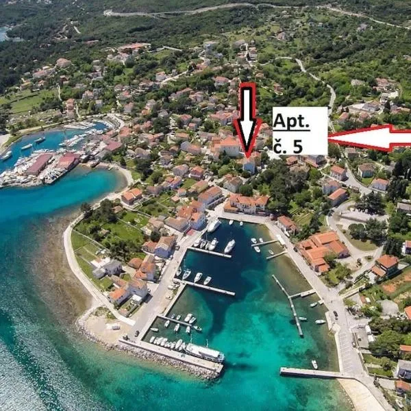 Nerezine centrum _ apartmán pro 2 osoby, hotel v destinácii Nerezine
