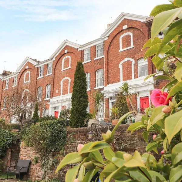 12 Deva Terrace, hotel in Chester