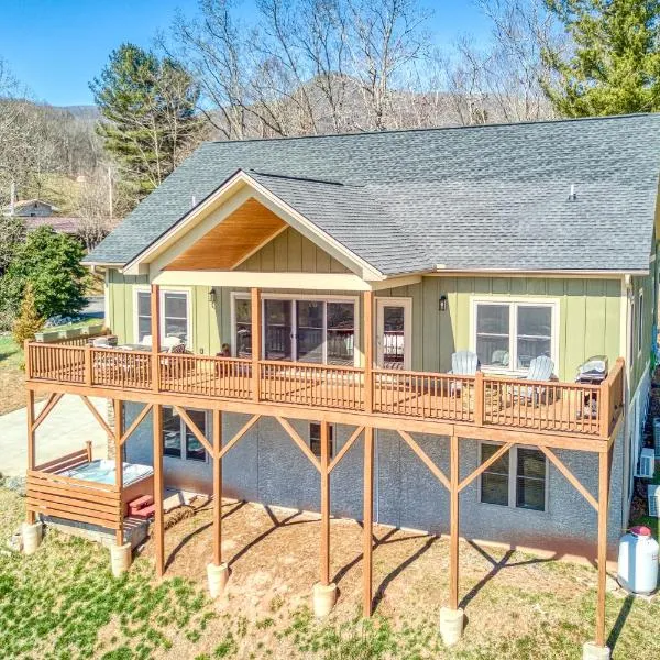 Mountain Valley Splendor, hotel di Waynesville