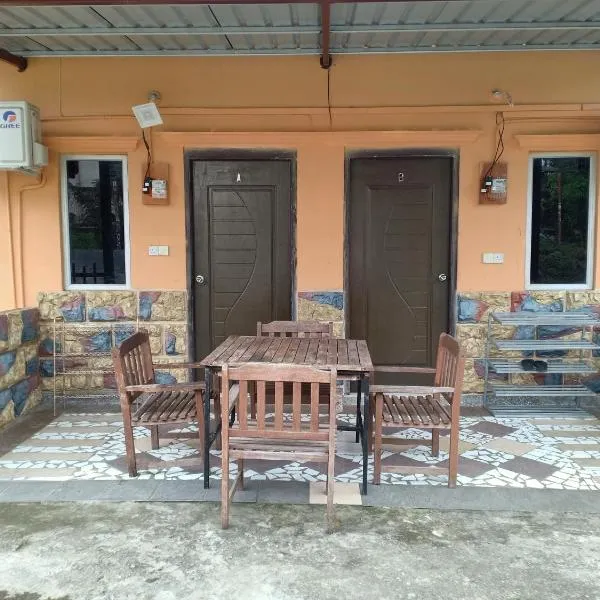 Homestay pekan ranau, hotel v destinaci Ranau
