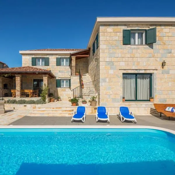 Amazing Home In Zrnovnica, hotel in Žrnovnica