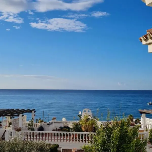 Villa D&D: Torrox Costa'da bir otel