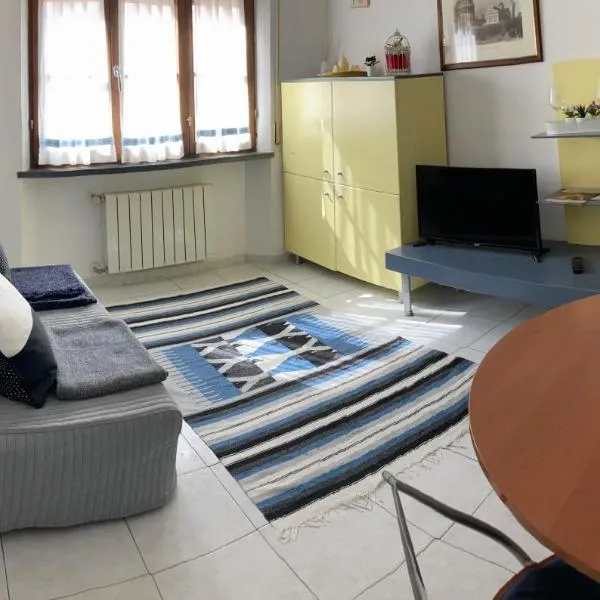 Casa Luna - Airport, hotel in Pisa