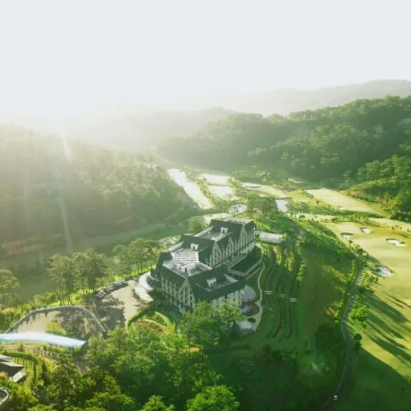 Swiss-Belresort Tuyen Lam, hotel v destinaci Da Lat