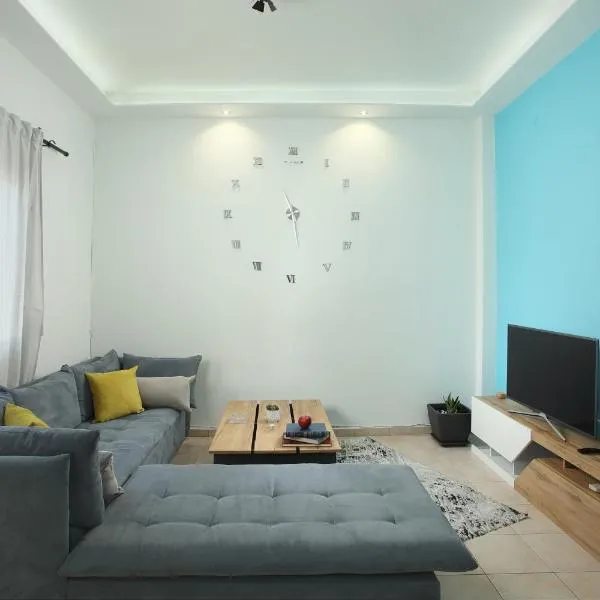 Nikea apartment near Piraeus port and metro st I, khách sạn ở Piraeus