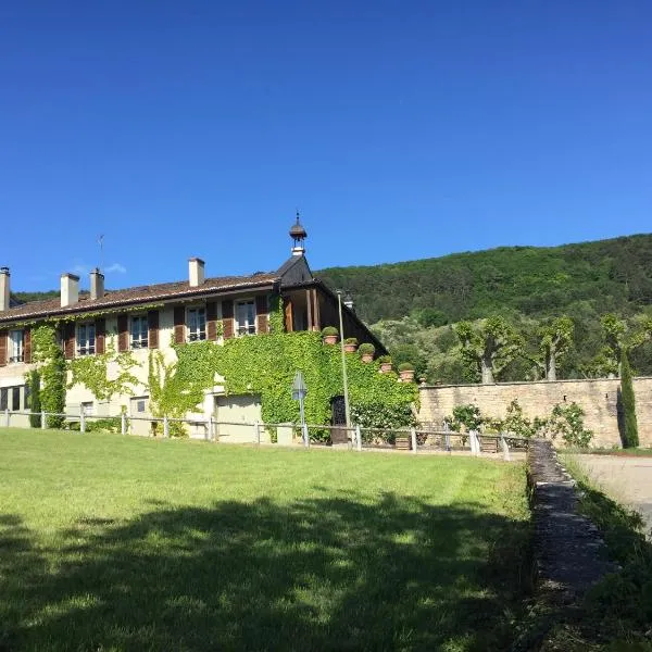 Clos de Mont July, chambres avec vue et terrasse dans demeure historique, khách sạn ở Serrières-sur-Ain