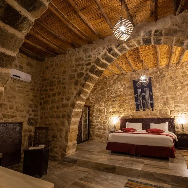 The Old Village Hotel & Resort – hotel w mieście Wadi Musa