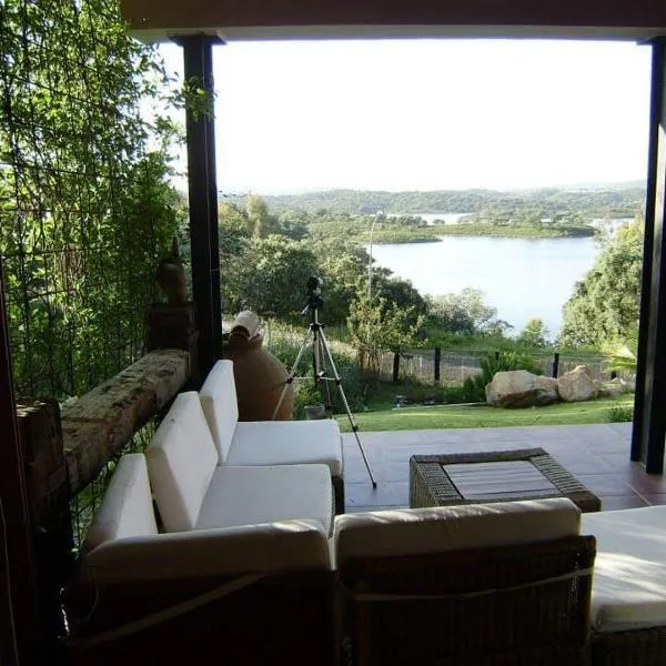 Casa con encanto frente al lago, hotel in El Ronquillo