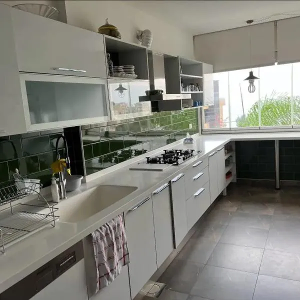 Panoramic Sea View 2 Bedroom Apartment, hotel v destinaci Byblos