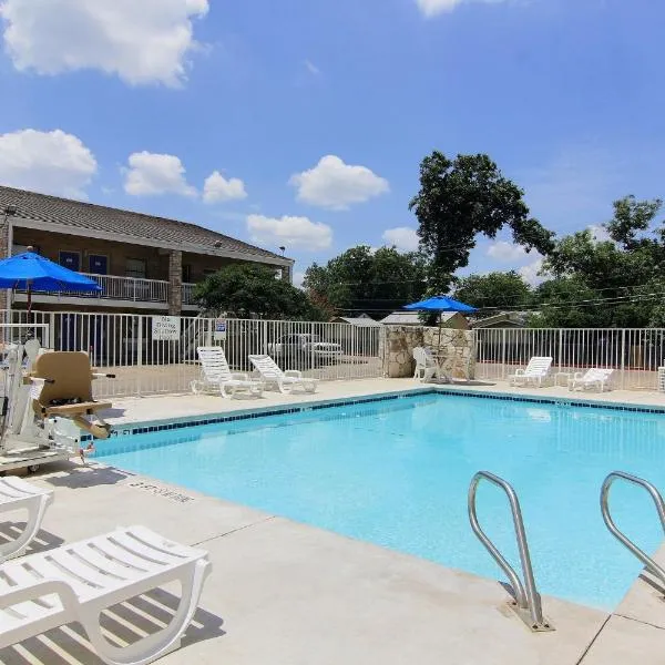 Motel 6 Austin, TX - Central Downtown UT