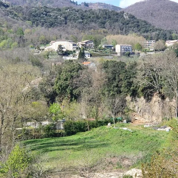 Gites Boullé, hotel in Meyras