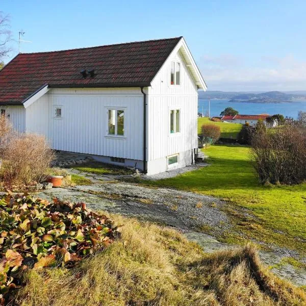 6 person holiday home in Höviksnäs-By Traum, hotel in Höviksnäs