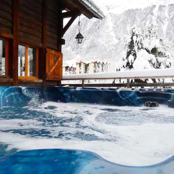 Chalet Falcon With Hot Tub - in a great location!, hotel v destinácii Chamonix-Mont-Blanc