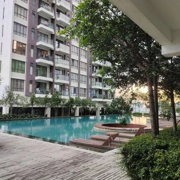 Urban360 Pool view with Netflix and wifi, khách sạn ở Batu Caves