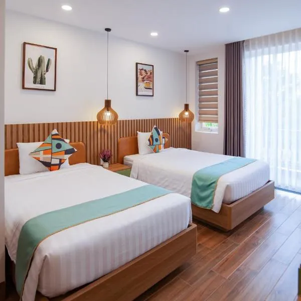 The View Hotel, hotel in Suối Hải