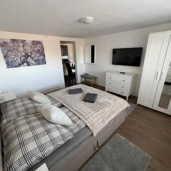 Malibu Apartman, hotel v destinaci Miskolctapolca