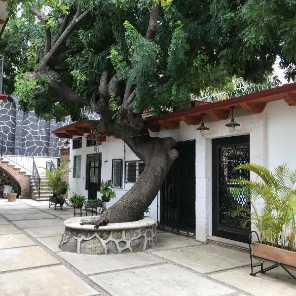 Villa familiar El Ciruelo, hotel in Cuernavaca