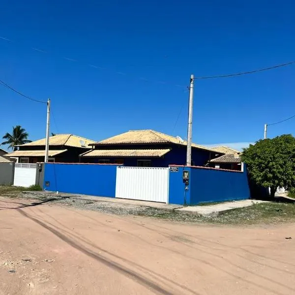 Casa com piscina para temporada - Unamar, Cabo Frio - RJ, hotel in Angelim