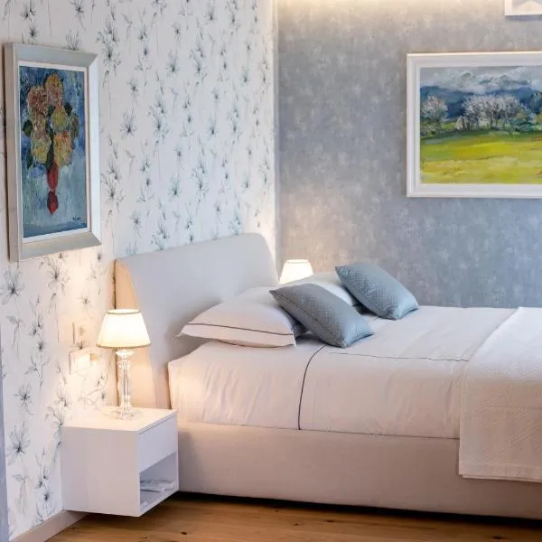 Seven Luxury Suites, hotel in Tirana