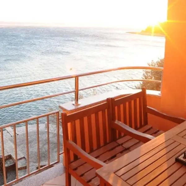 Apartment with sea view, хотел в Стариград-Пакленица