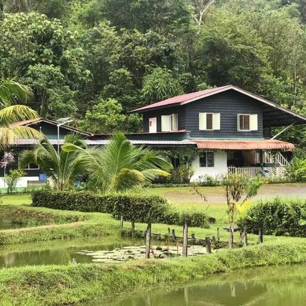 Noungan Farm Homestay, hotel v destinaci Penampang
