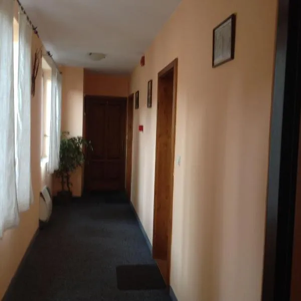 Penzión Duna & soľná jaskyňa, hotel v destinaci Komárno