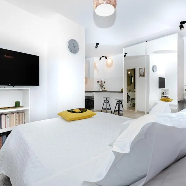 Apartment "Dida" with Free Private Parking, hotel in Solin