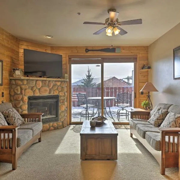 Mountainside Grand Lake Condo w/ Patio!, hotel in Grand Lake