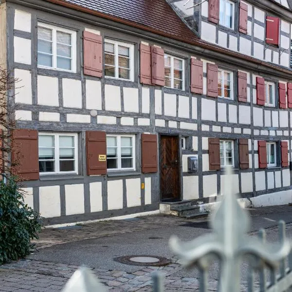 FEWO Im alten Fachwerkhaus, hotel en Uttenweiler