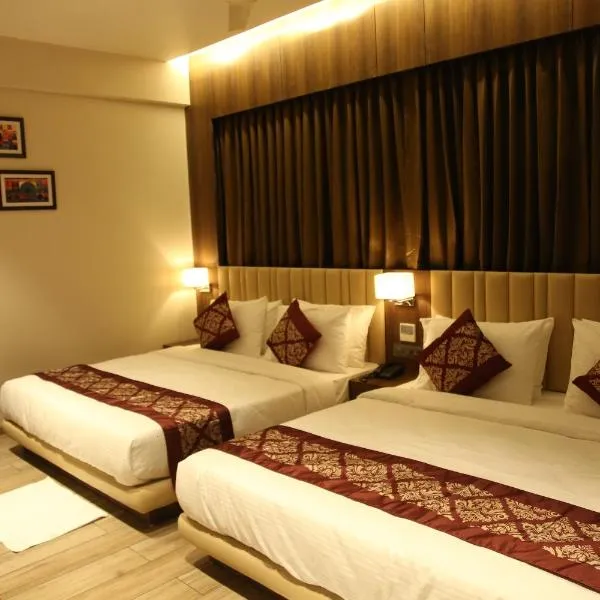 Nrich Skyotel, hotel in Jalālpur