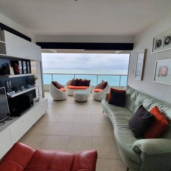 Departamento al pie del mar con hermosa vista / Torre Oceánica, hotel in Salinas